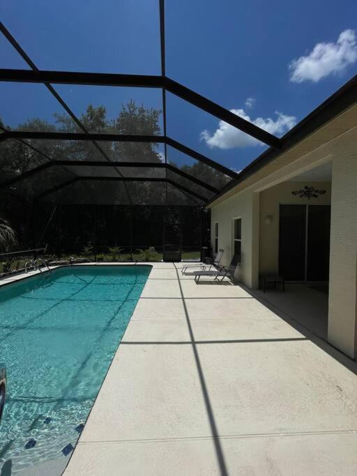 Luxe In With Pool Holiday home *