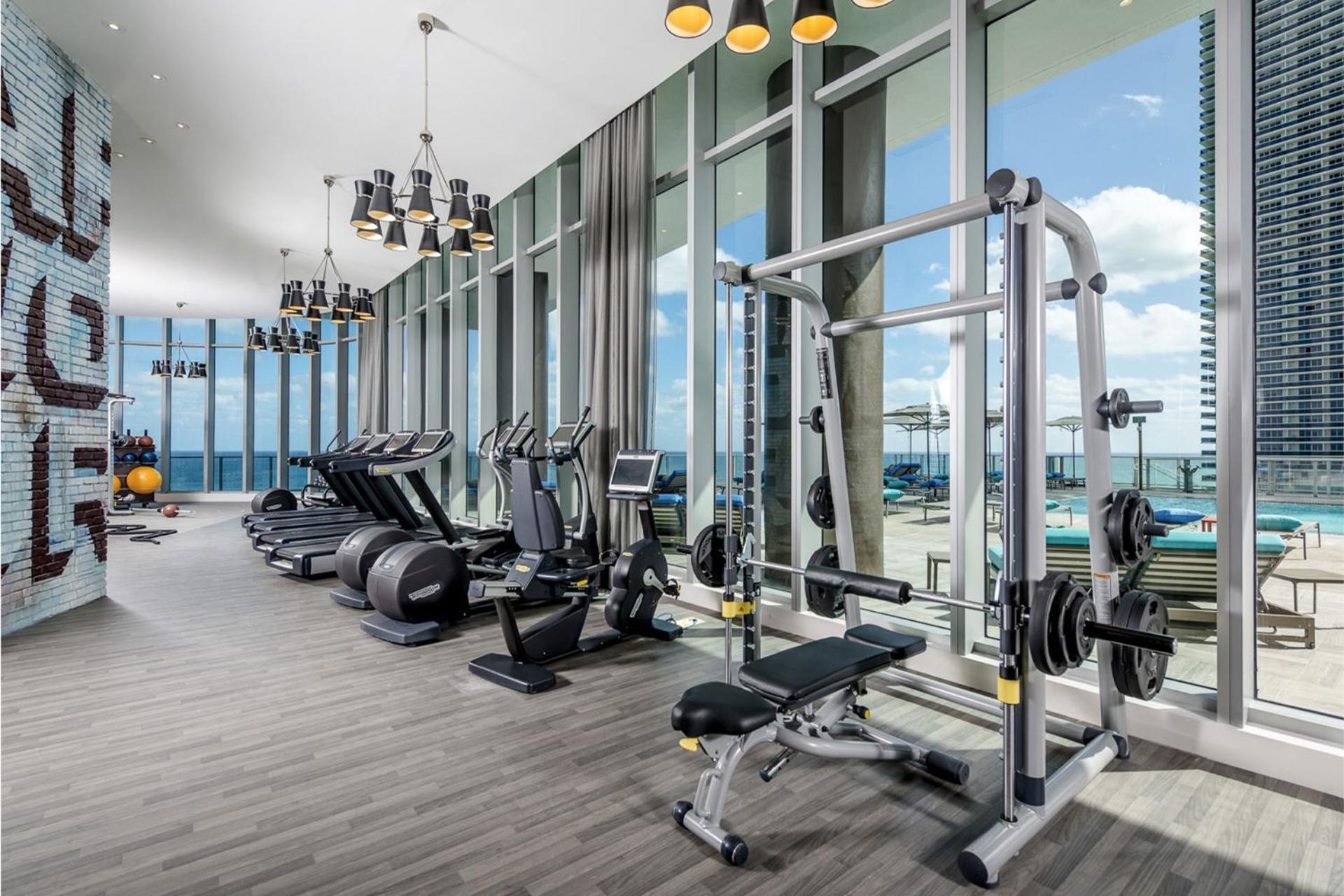 Upscale Comfort And Breathtaking Views At H Hollywood Residences By Zelloo Aparthotel