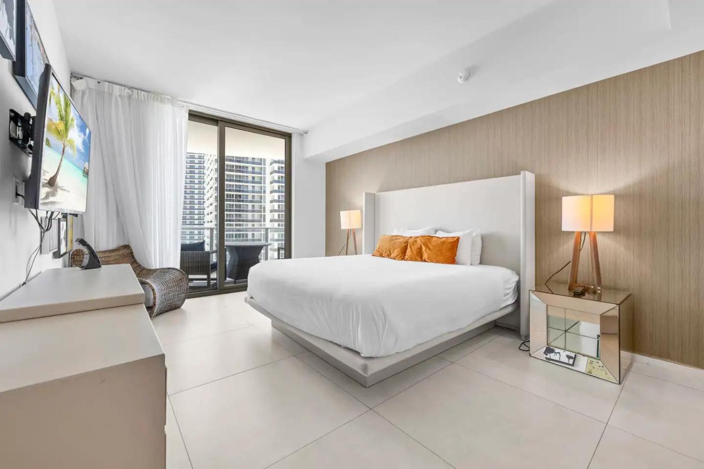 Upscale Comfort And Breathtaking Views At H Hollywood Residences By Zelloo Aparthotel