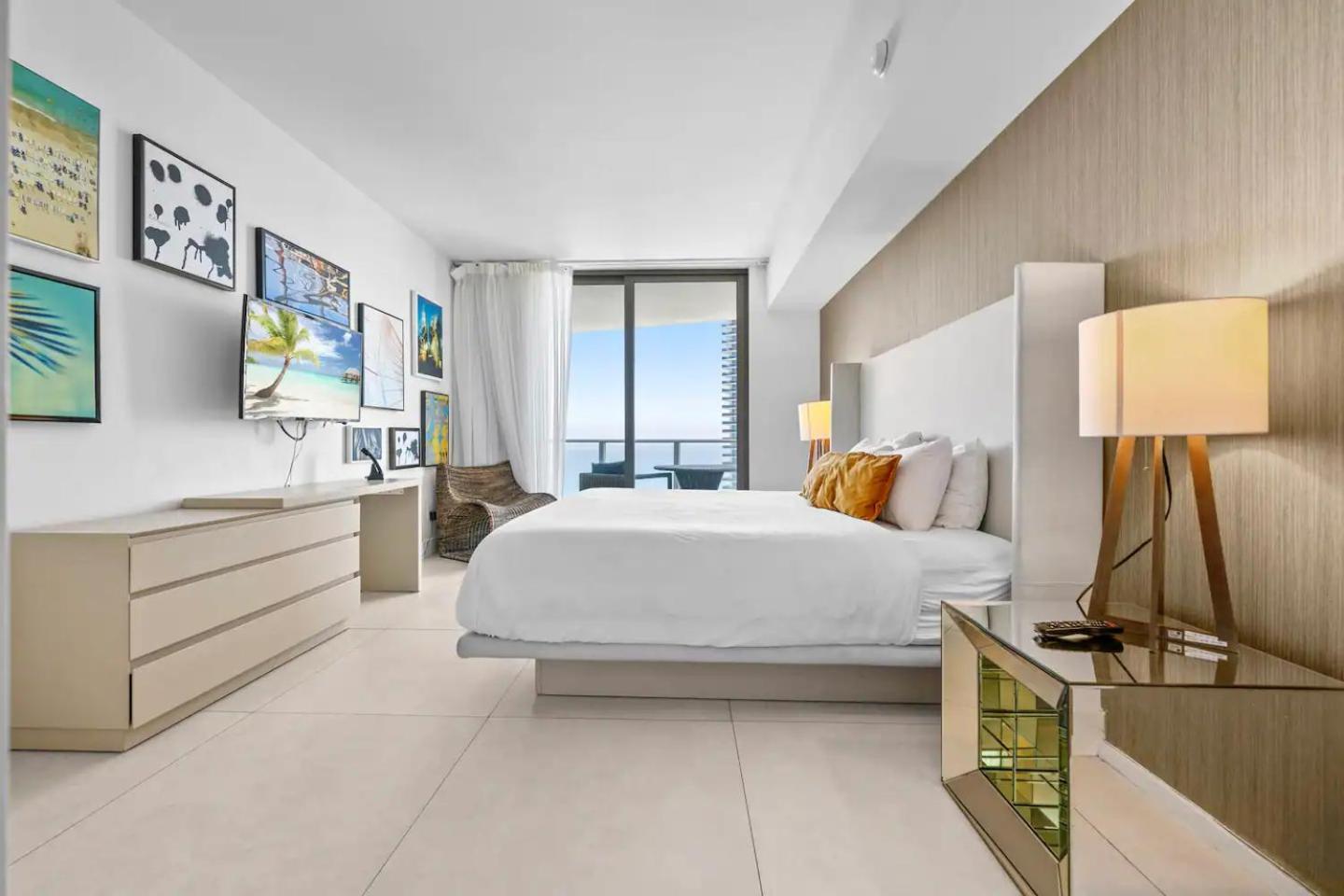 Aparthotel Upscale Comfort And Breathtaking Views At H Hollywood Residences By Zelloo *