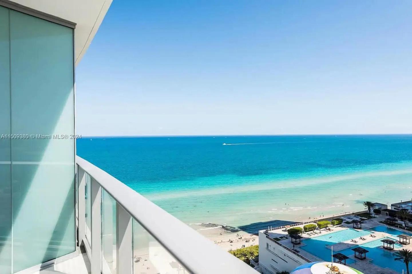 Upscale Comfort And Breathtaking Views At H Hollywood Residences By Zelloo Aparthotel *