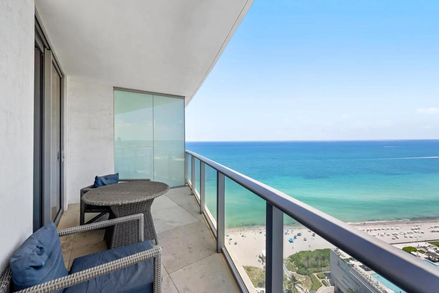 Upscale Comfort And Breathtaking Views At H Hollywood Residences By Zelloo Aparthotel Beverley Beach