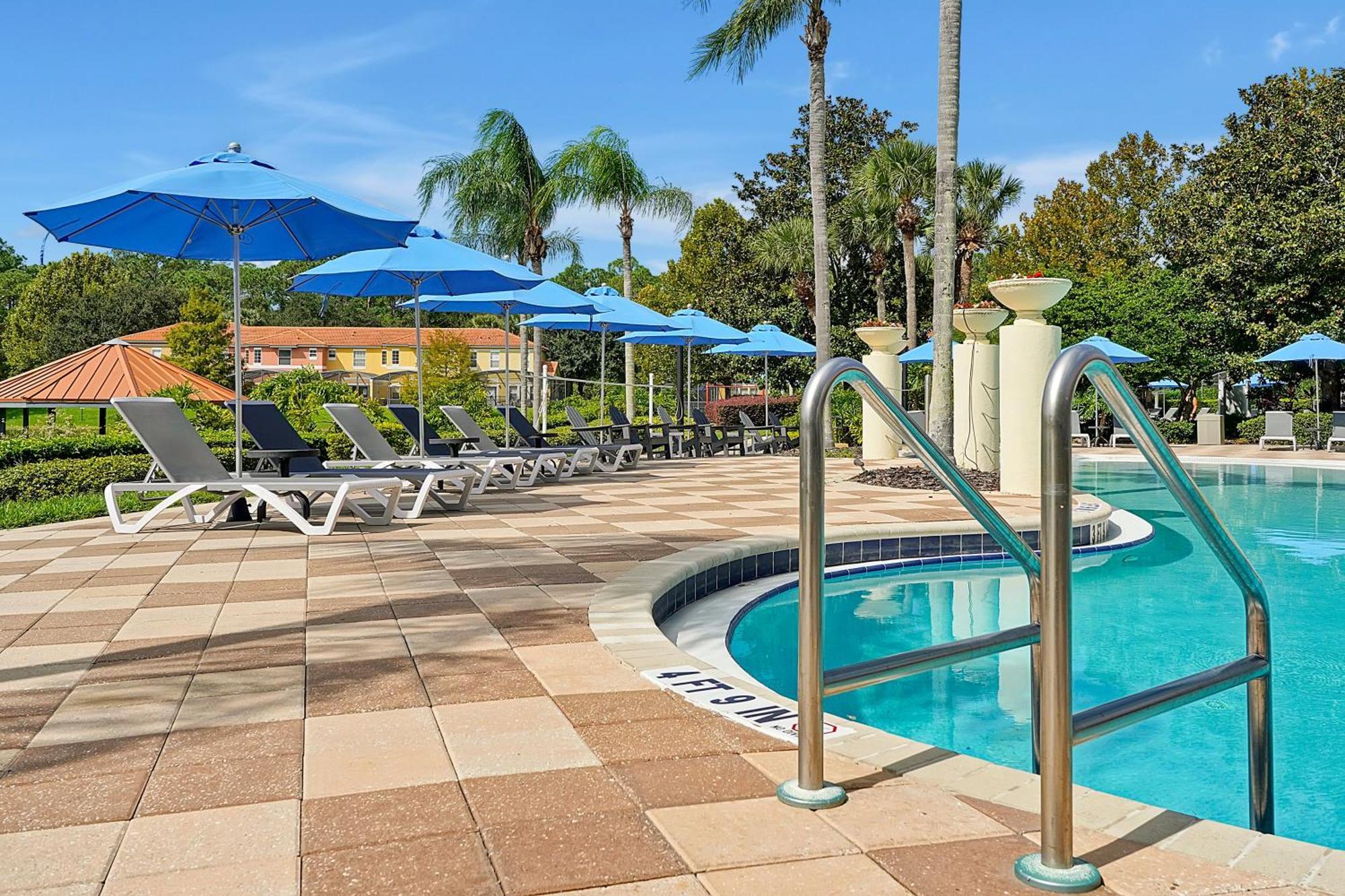 Encantada Resort: Pool, Gym, Clubhouse, Near Holiday home