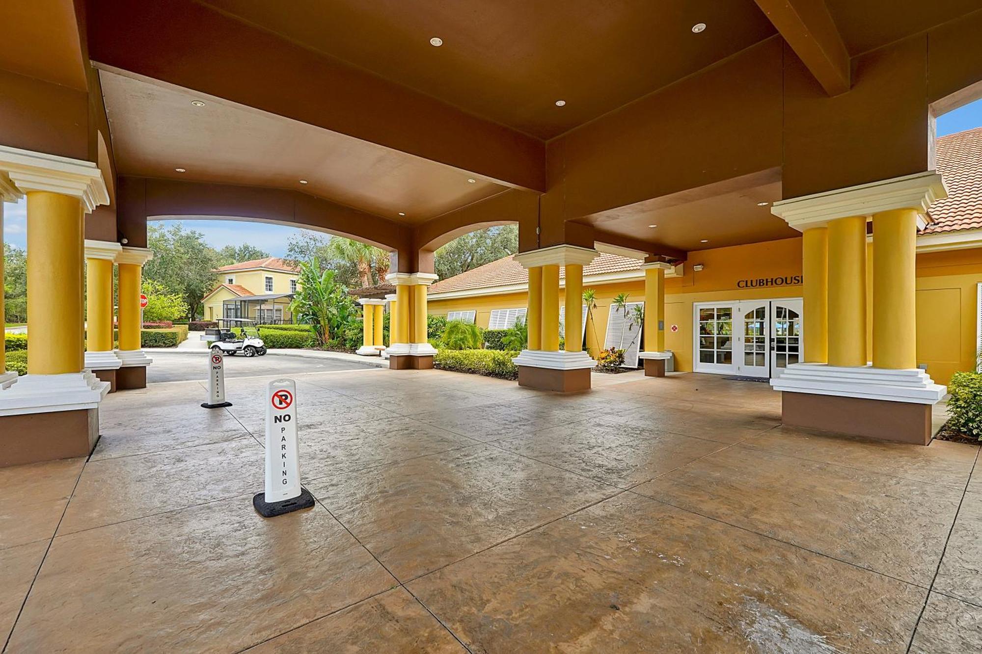 Encantada Resort: Pool, Gym, Clubhouse, Near * Kissimmee