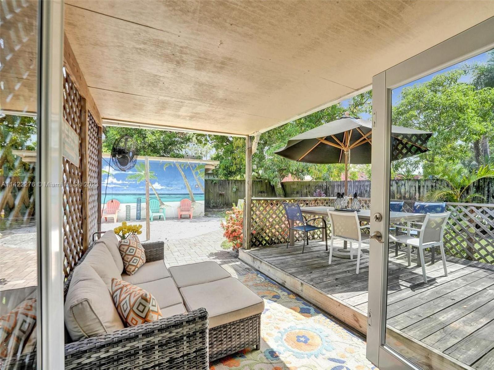 Tropical Oasis - Bbq And Beach-inspired Nook