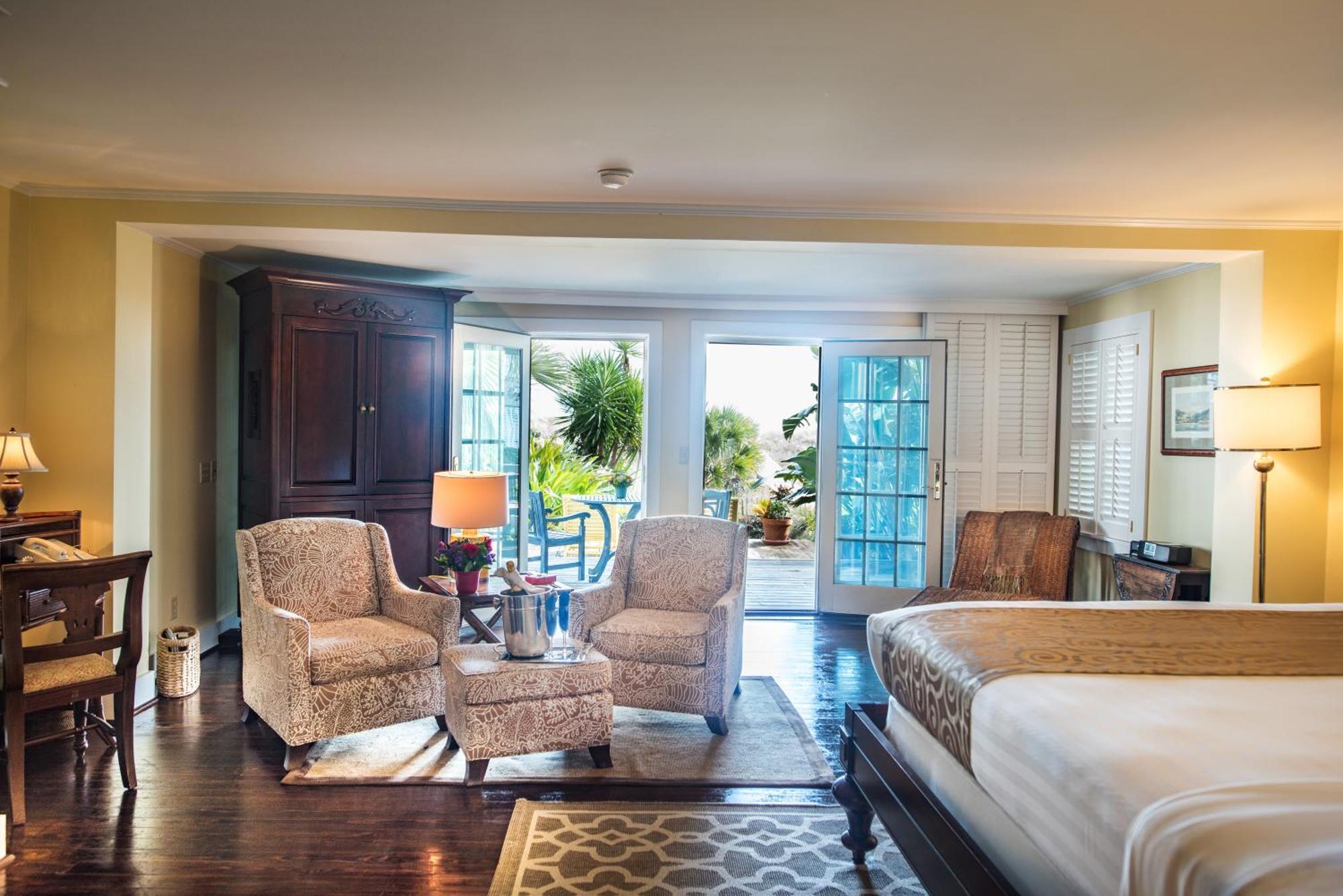 Hotel Elizabeth Pointe
