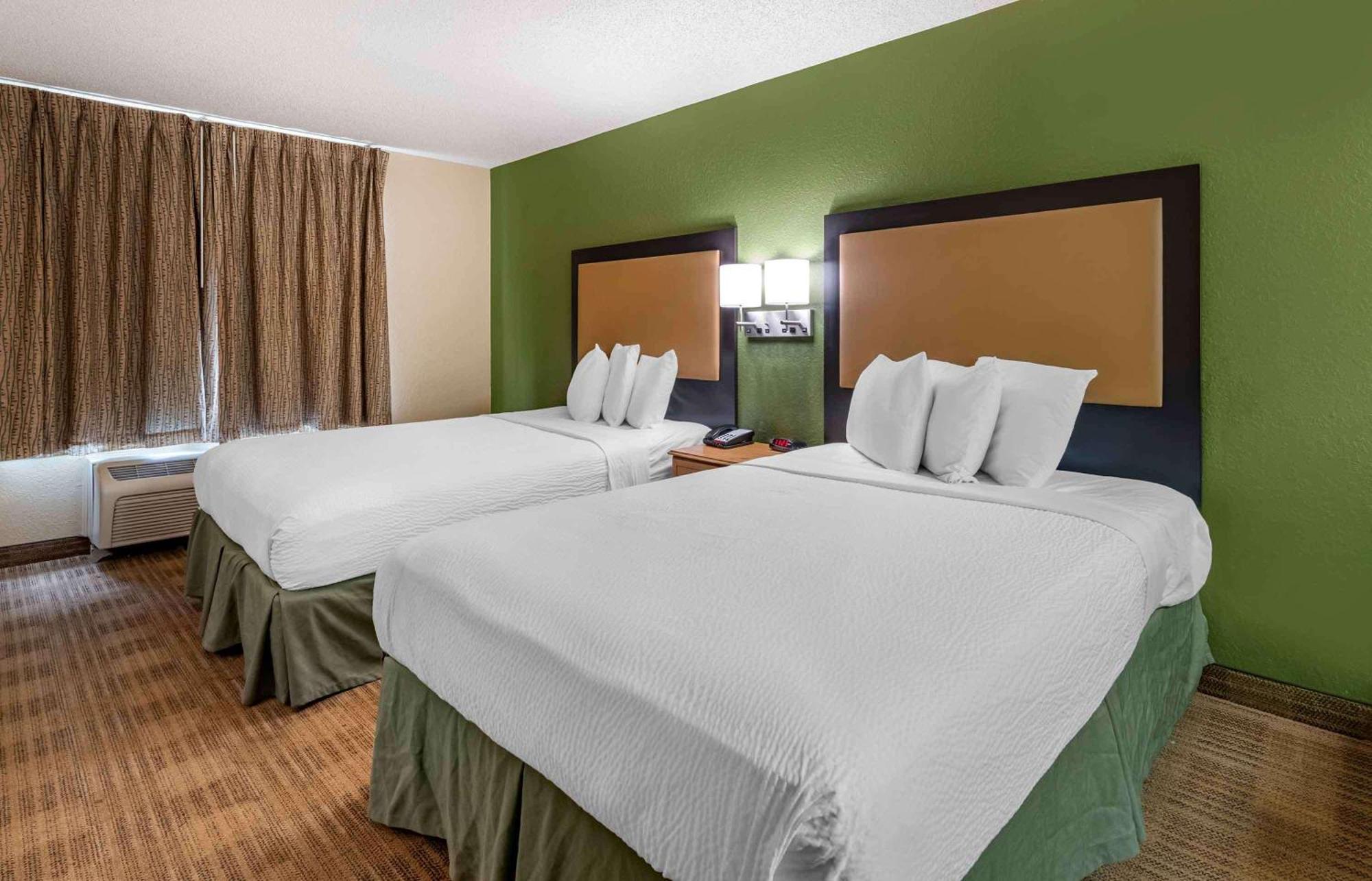 Extended America Select - - Southside - St Johns Towne Ctr Jacksonville