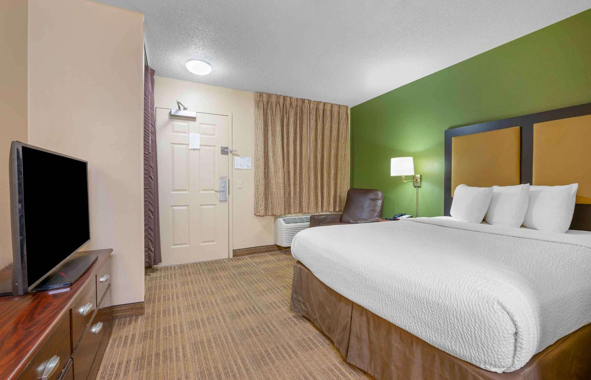 Extended America Select - - Southside - St Johns Towne Ctr Jacksonville