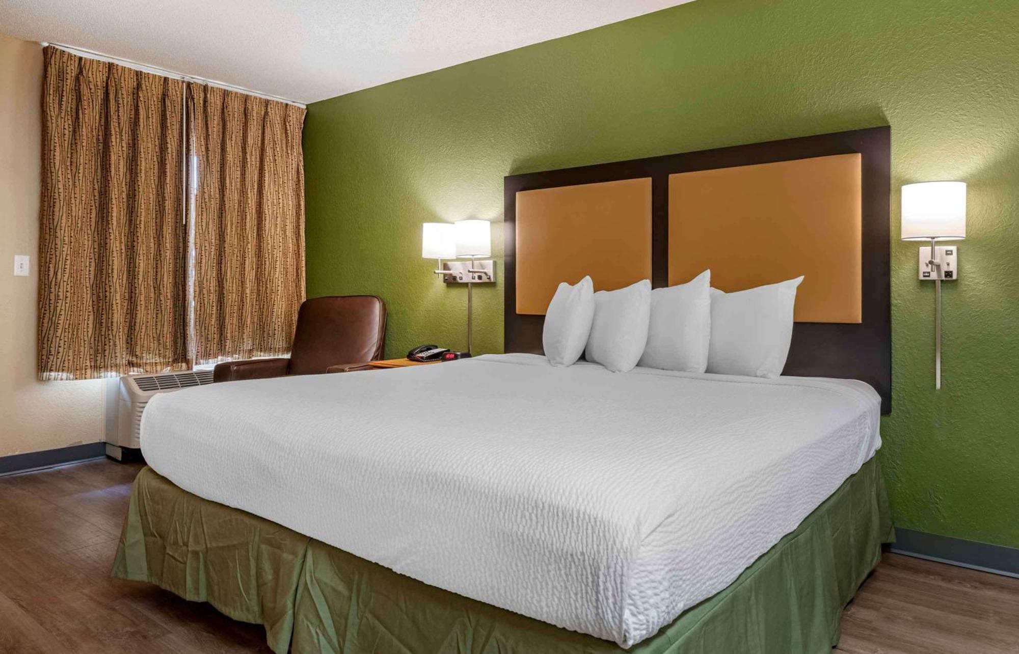 Extended America Select - - Southside - St Johns Towne Ctr