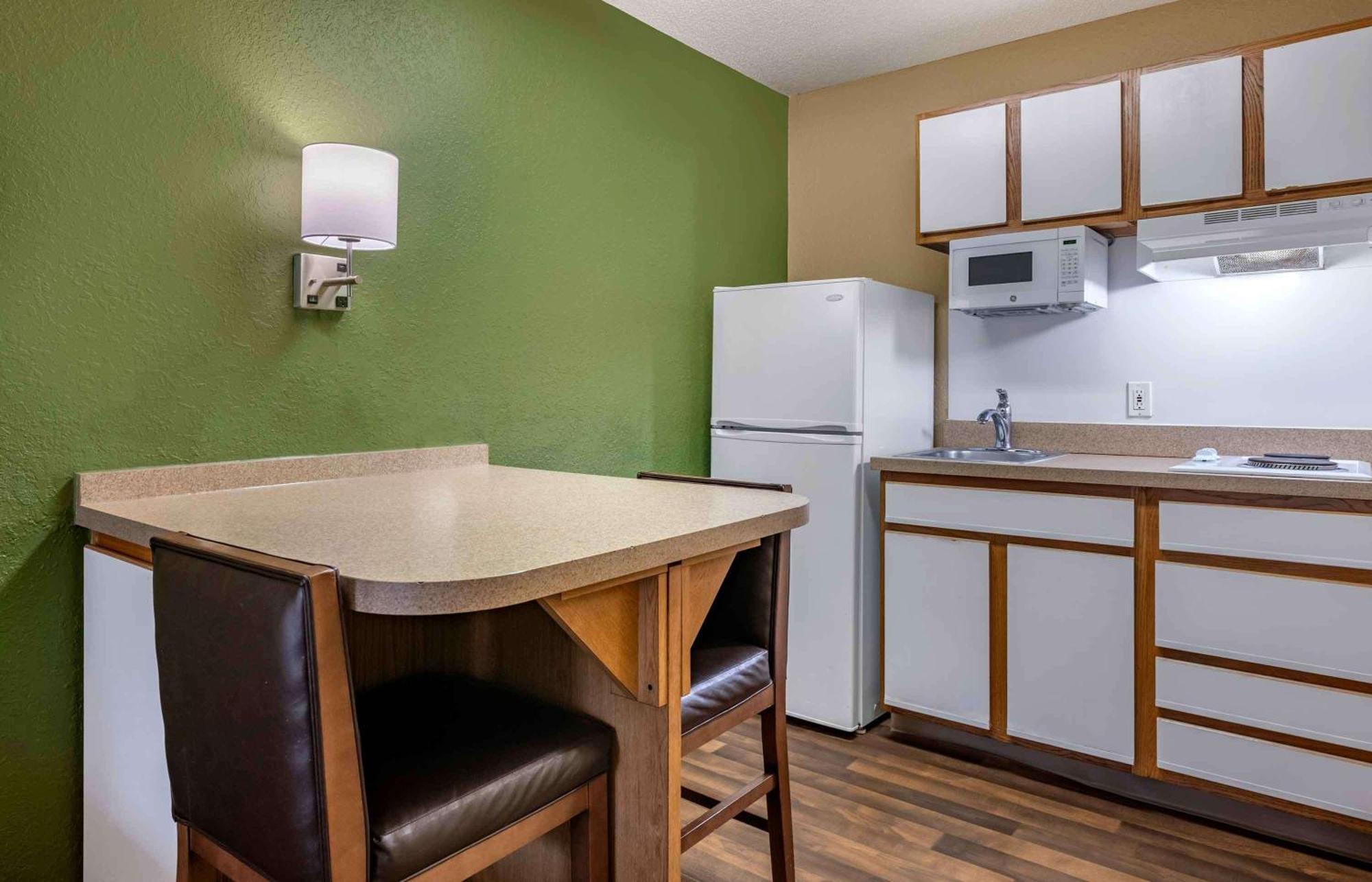 Extended America Select - - Southside - St Johns Towne Ctr