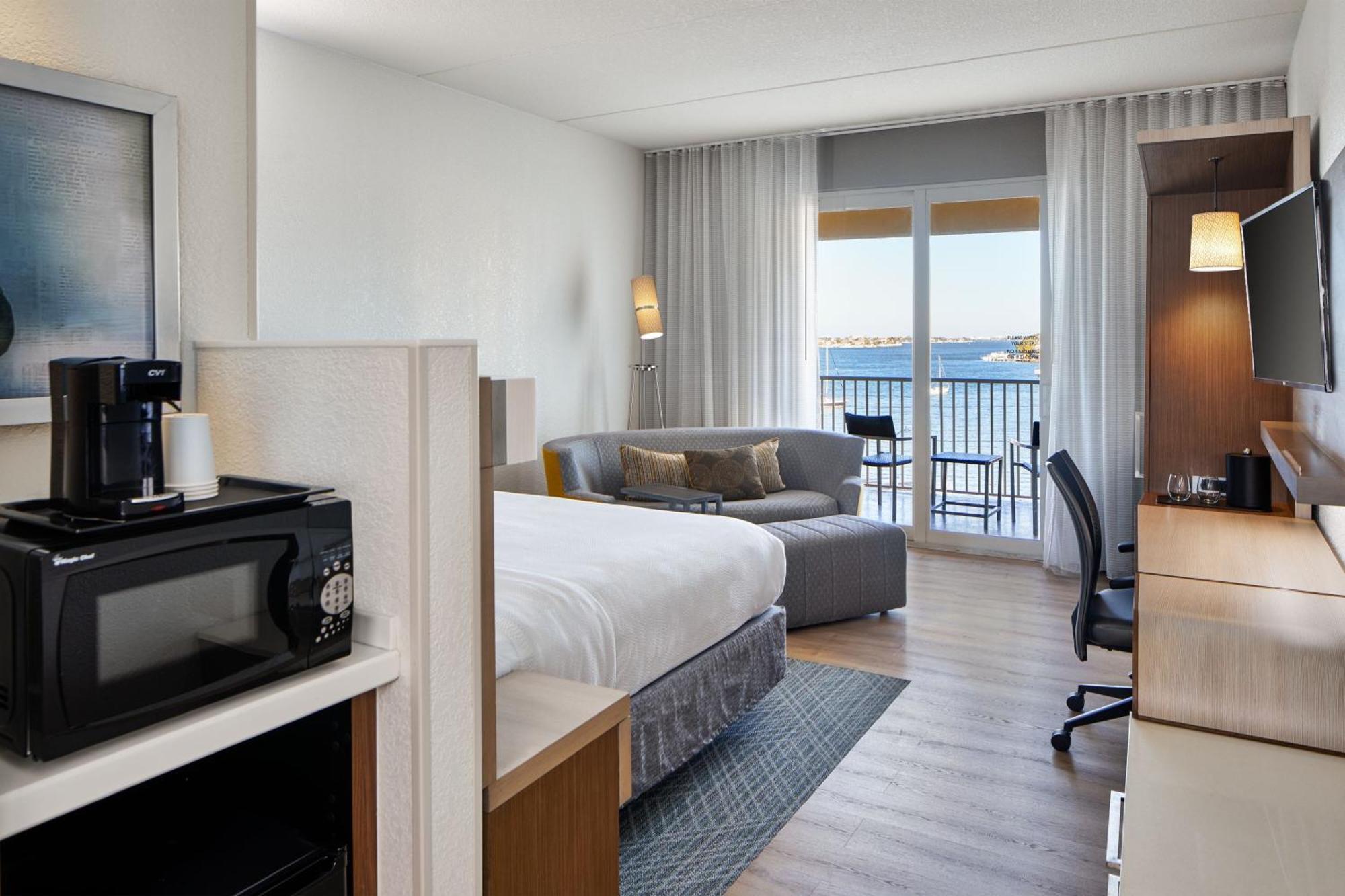 Courtyard By Marriott St. Petersburg Clearwater/madeira
