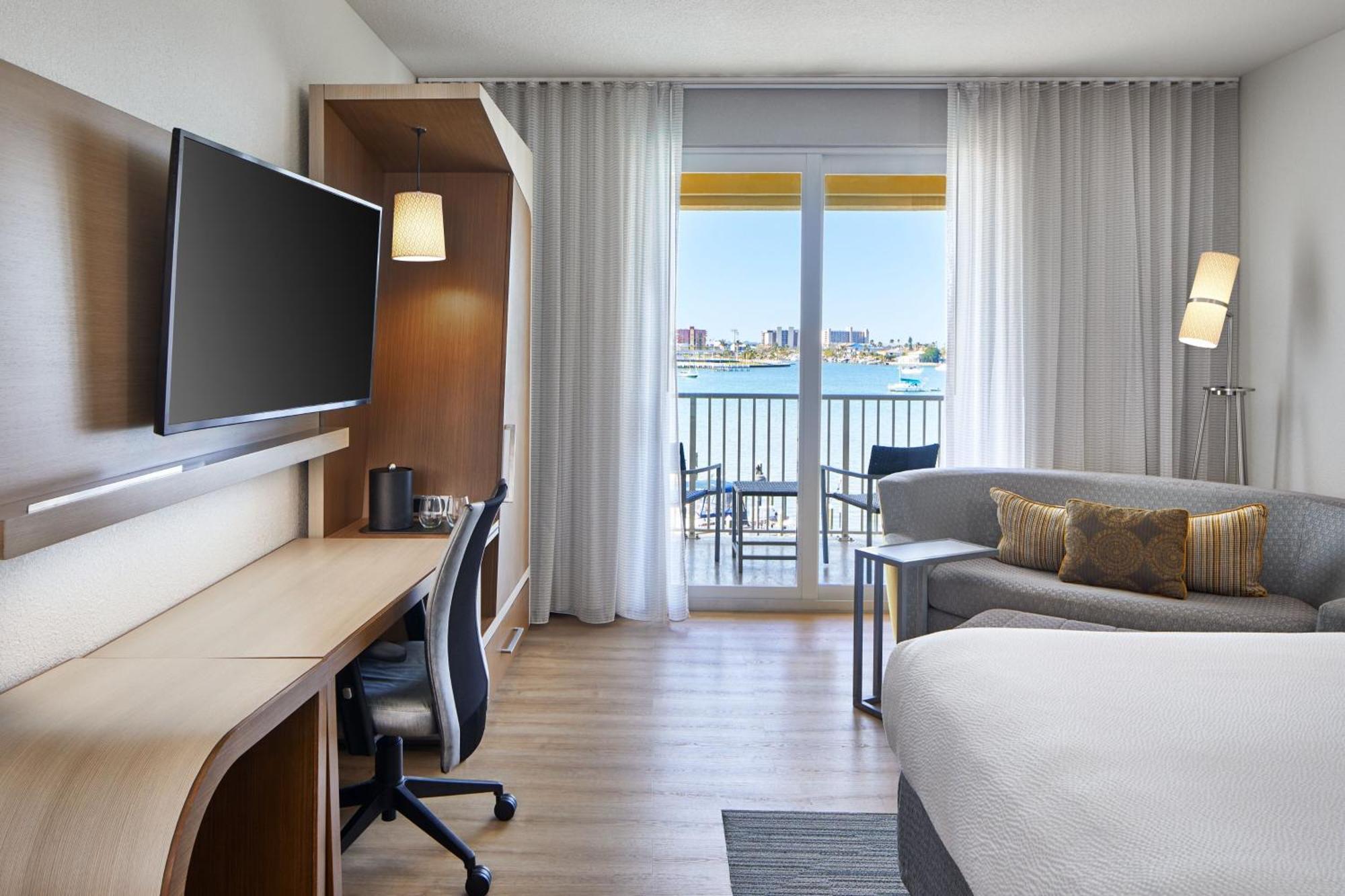 Hotel Courtyard By Marriott St. Petersburg Clearwater/madeira