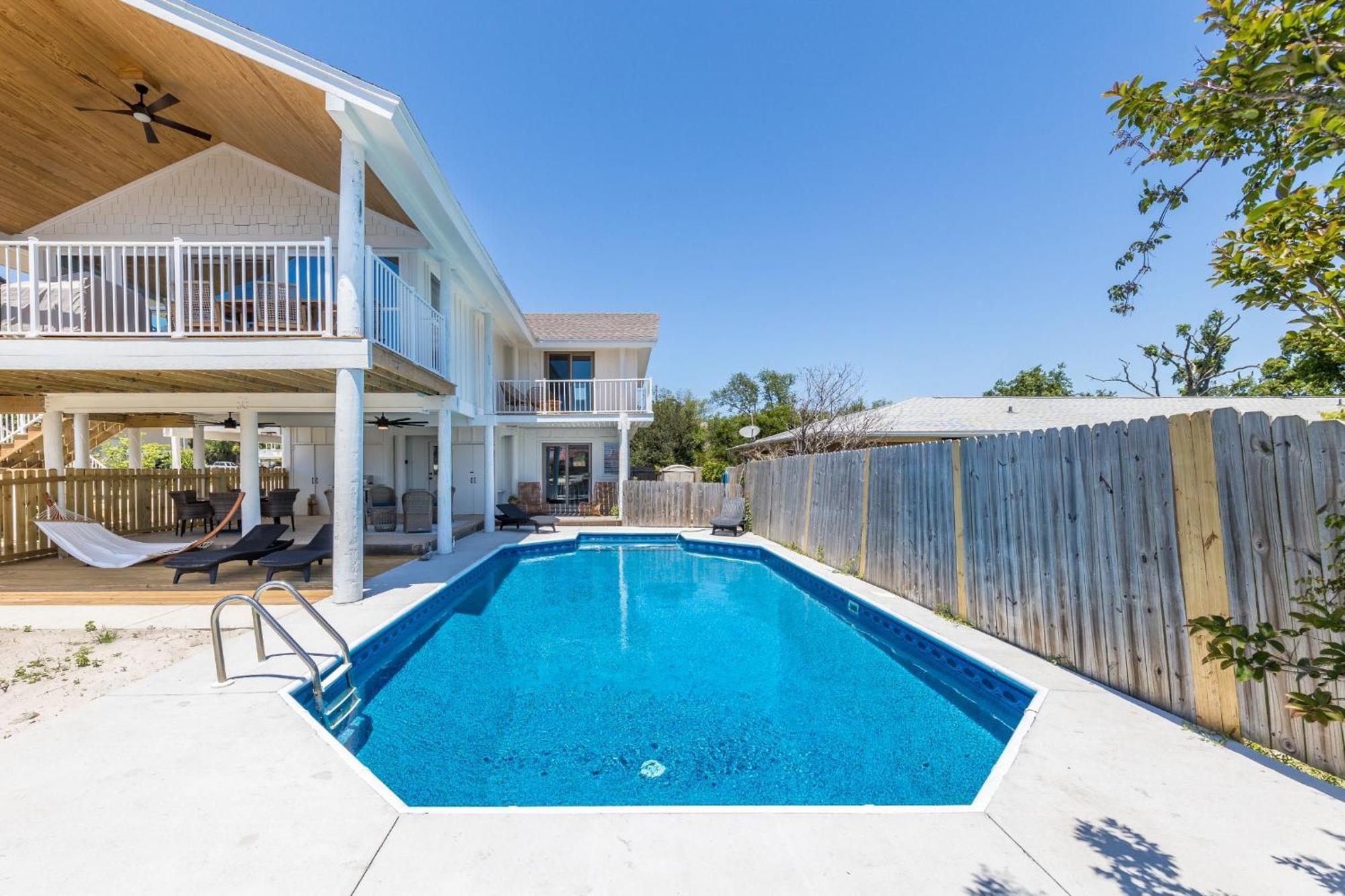 Villa On The Canal At Splash In The Private Pool And Relax By The Canal *