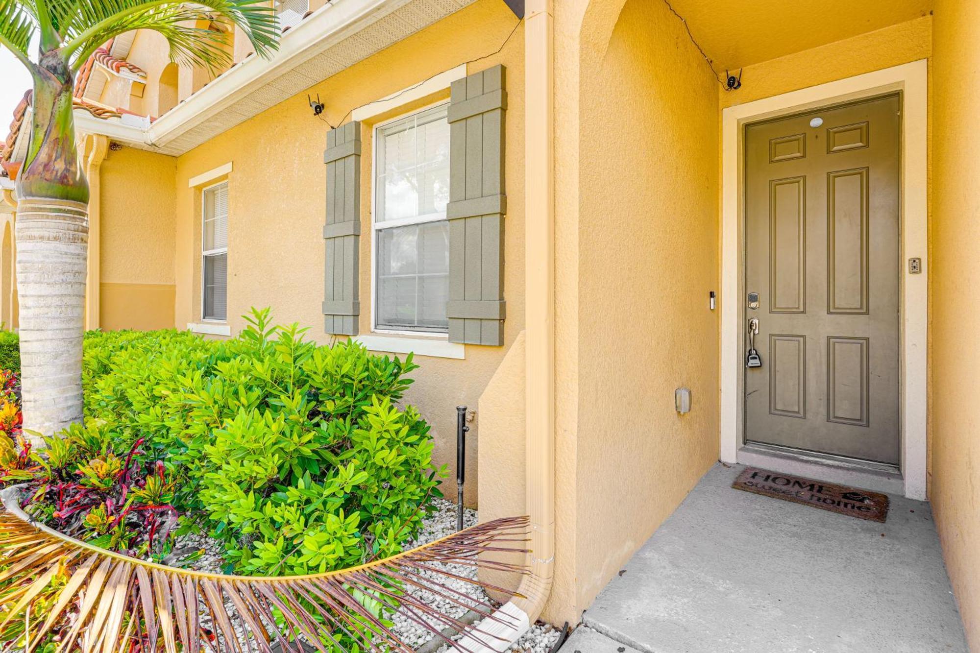 Townhome 4 Mi To World! Kissimmee