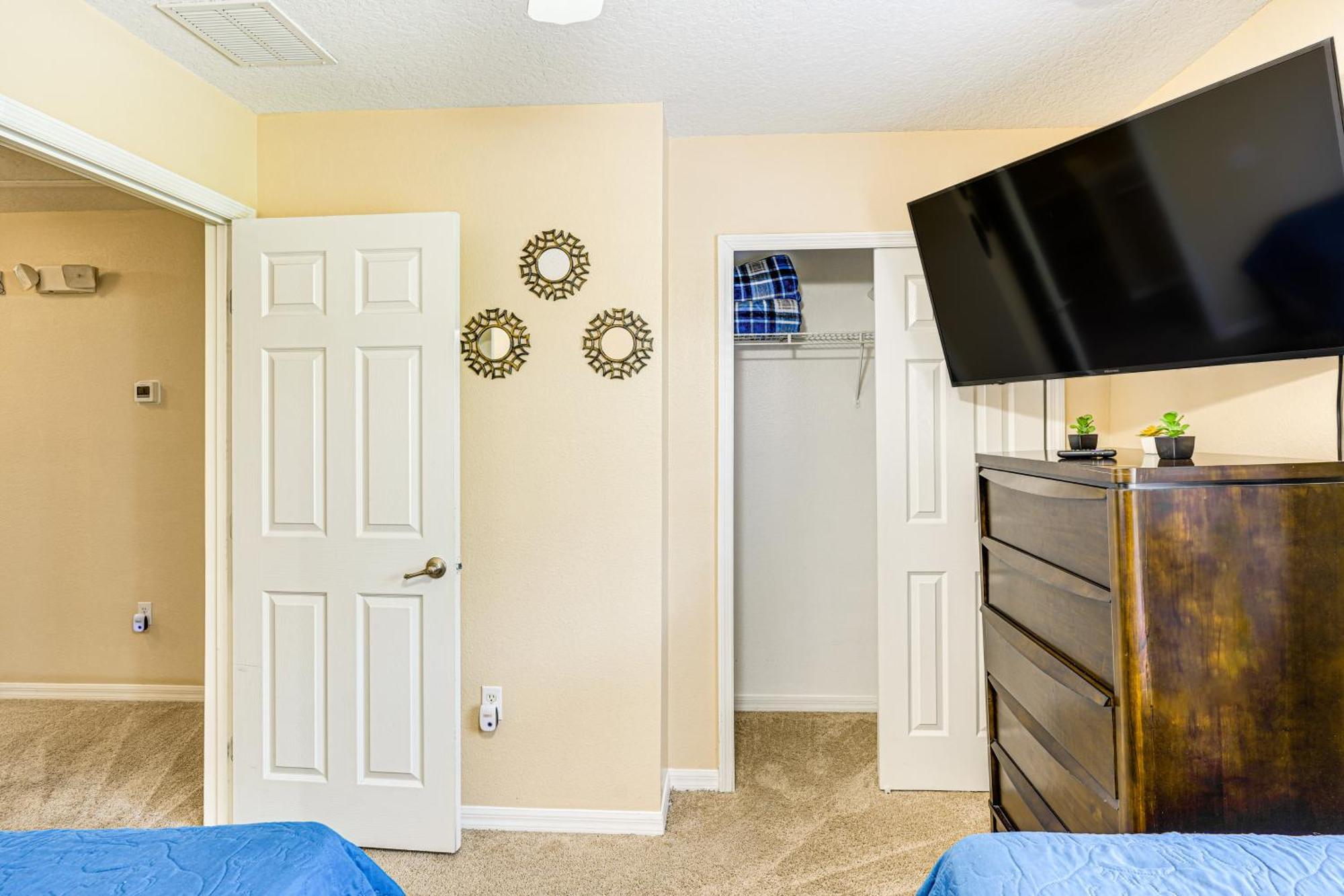 Townhome 4 Mi To World! * Kissimmee
