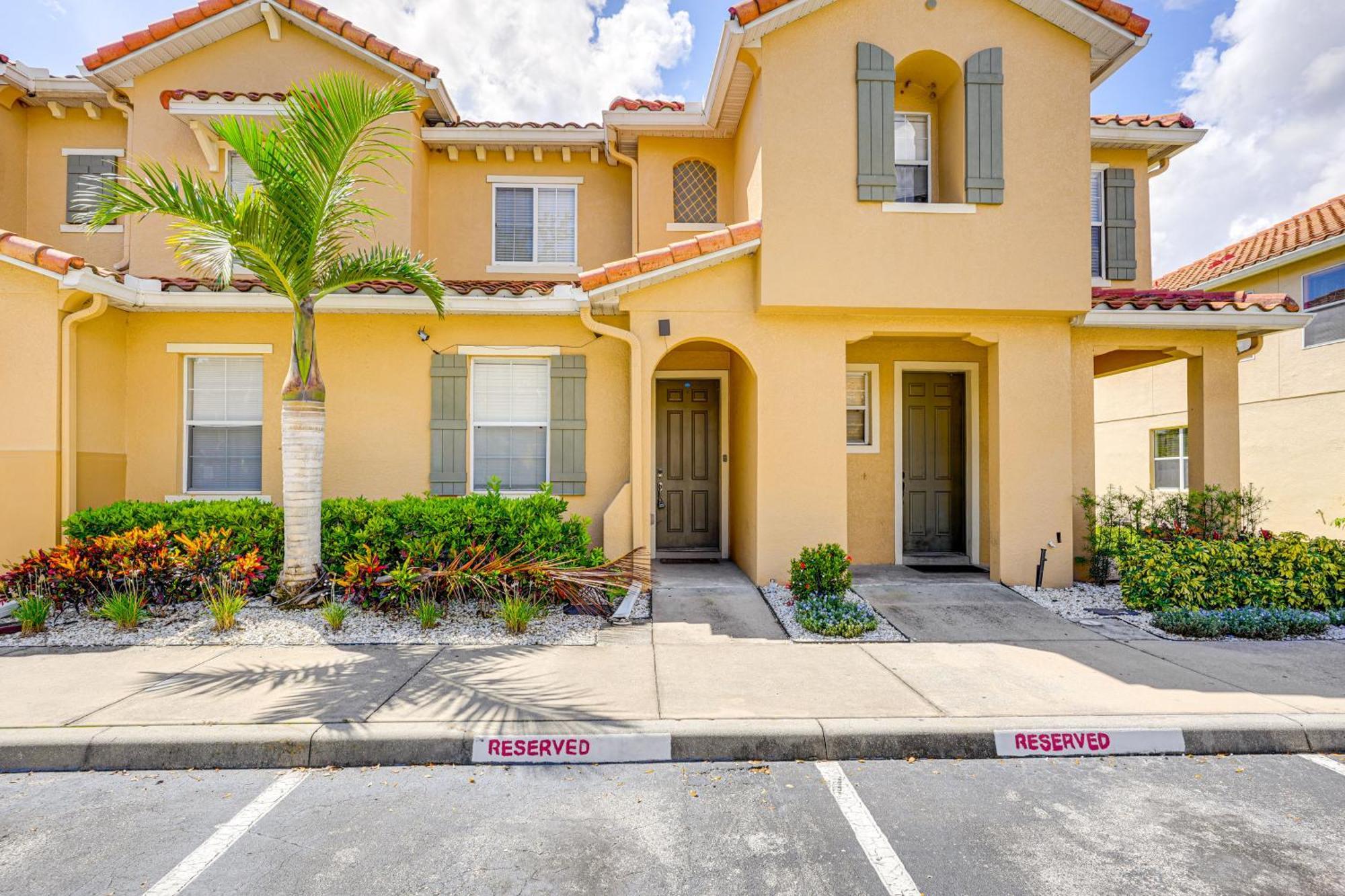 Townhome 4 Mi To World! * Kissimmee