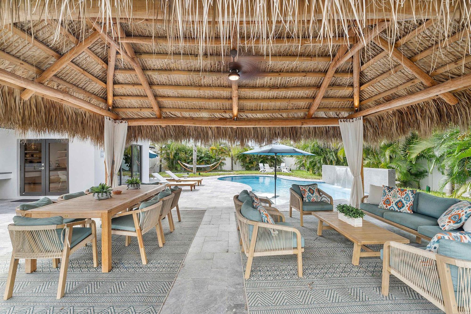 Tiki Hut Paradise Mins To W Fire Pit Holiday home Fort Lauderdale