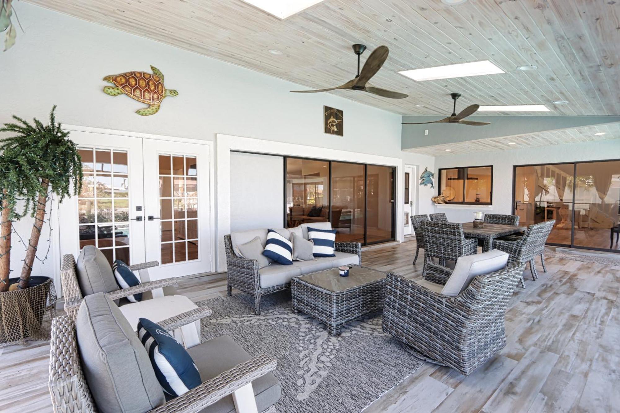 Boat Dock, Luxurious Pool, Gorgeous - Escape To The Cape Holiday home *
