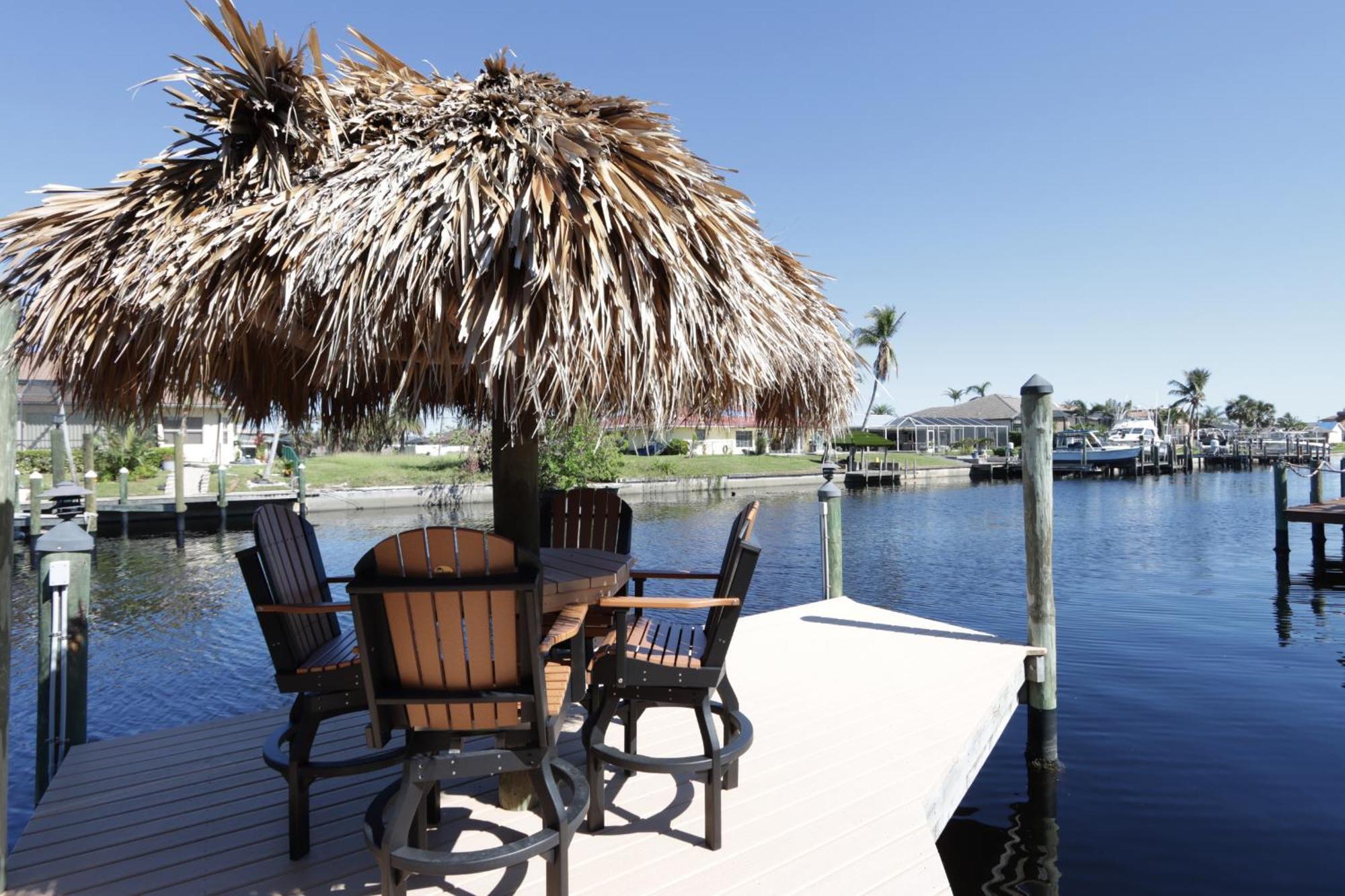 Boat Dock, Luxurious Pool, Gorgeous - Escape To The Cape Holiday home Cape Coral