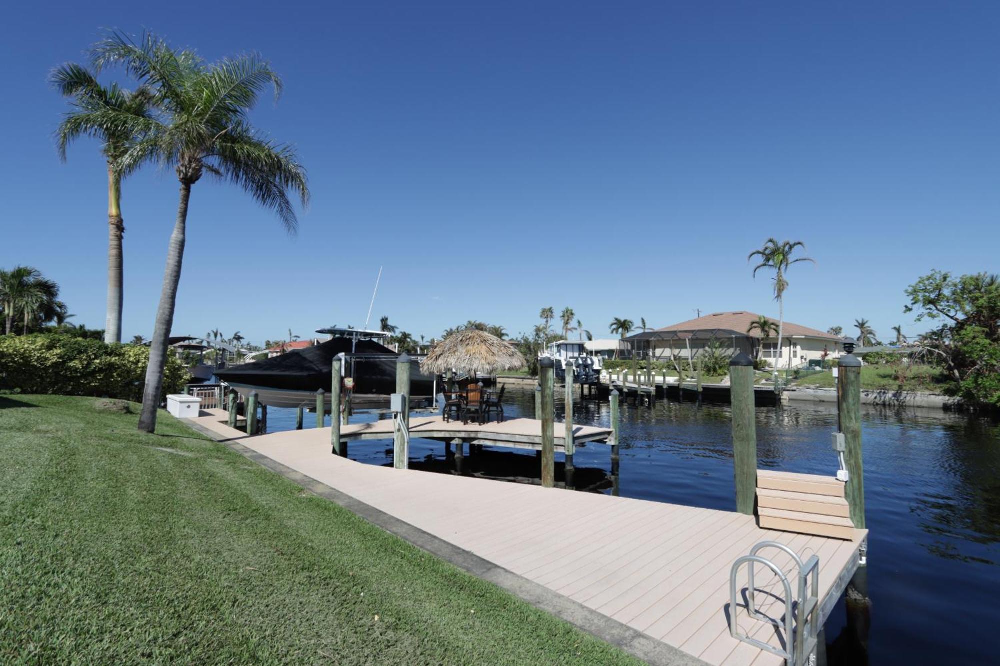 Boat Dock, Luxurious Pool, Gorgeous - Escape To The Cape