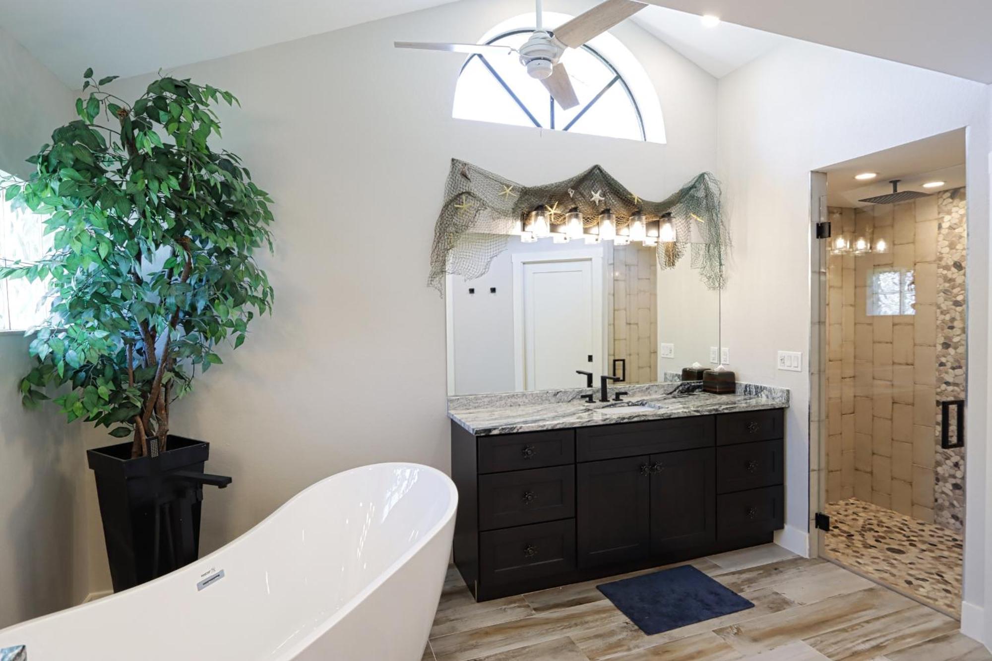 Boat Dock, Luxurious Pool, Gorgeous - Escape To The Cape