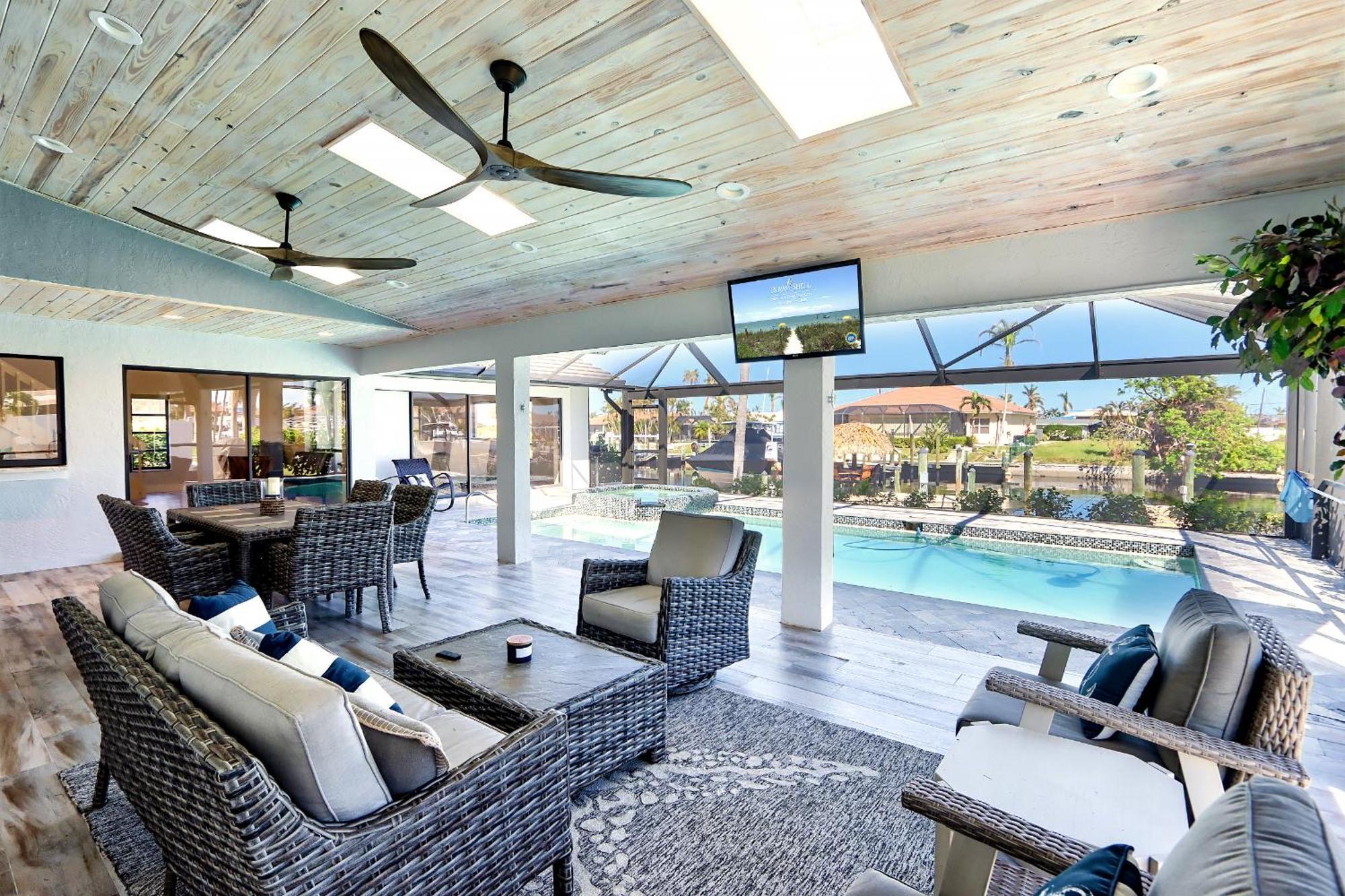 Boat Dock, Luxurious Pool, Gorgeous - Escape To The Cape