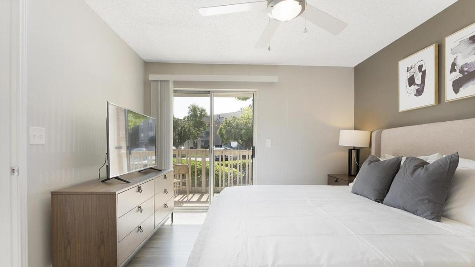 Apartment Landing At Champions Walk - 1 Bedroom In South