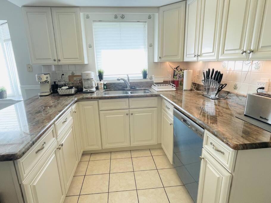 Retreat Accessible With Jacuzzi