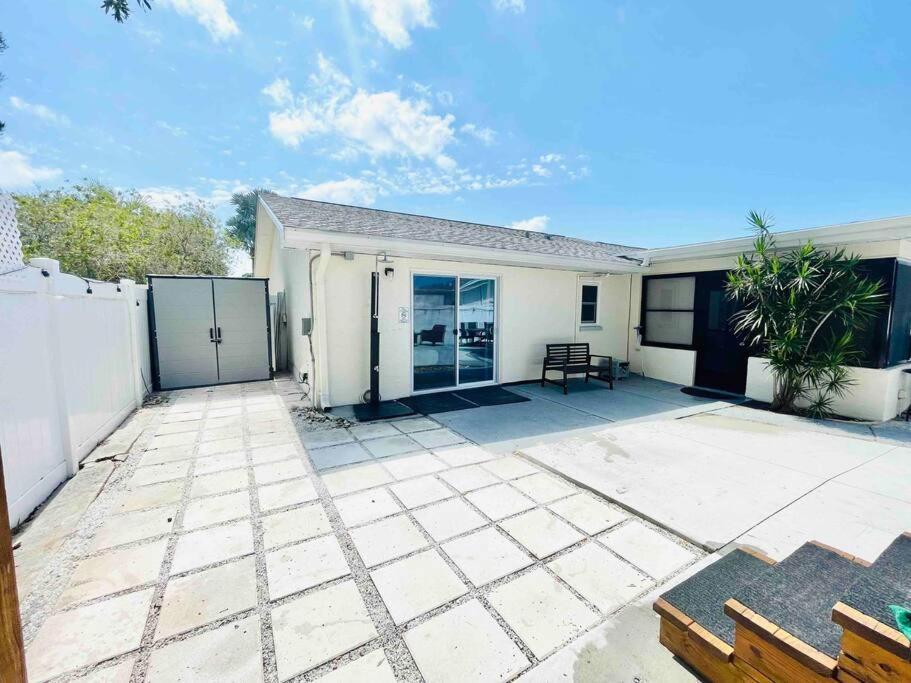 Retreat Accessible With Jacuzzi