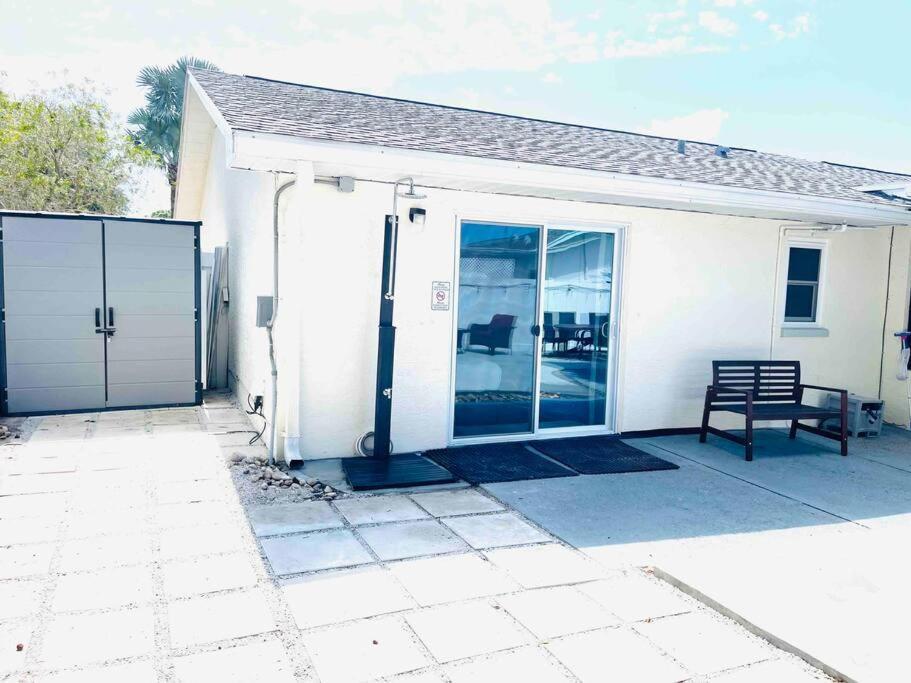 Retreat Accessible With Jacuzzi Holiday home