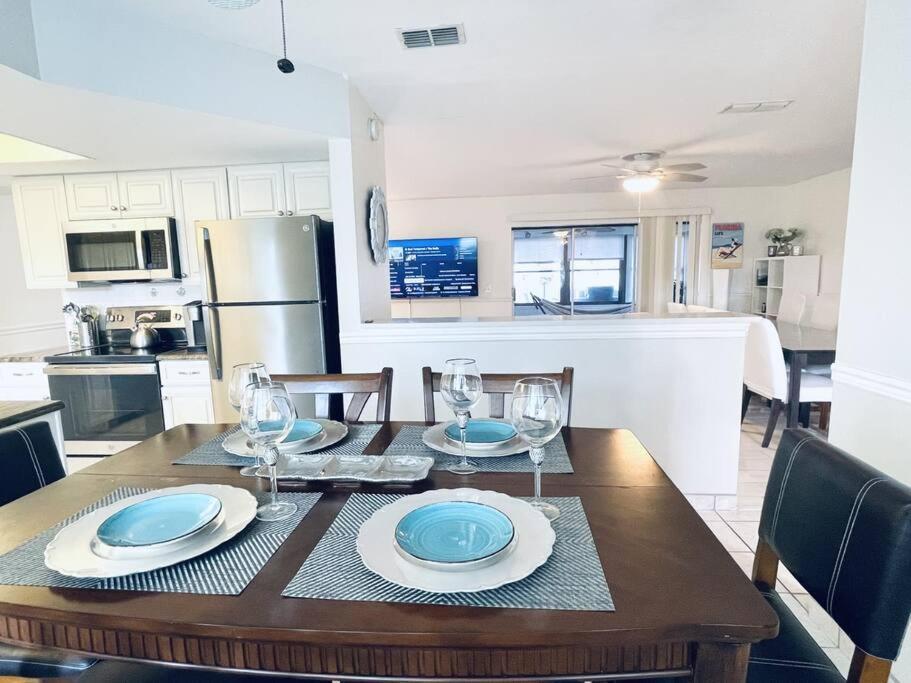 Holiday home Retreat Accessible With Jacuzzi