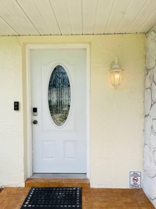 Holiday home Retreat Accessible With Jacuzzi Largo