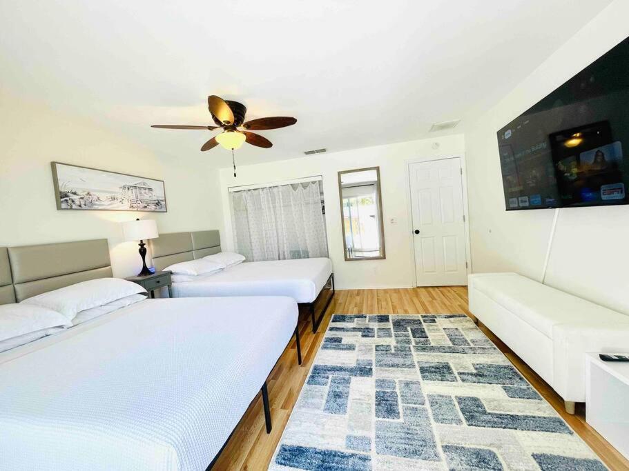 Holiday home Retreat Accessible With Jacuzzi Largo