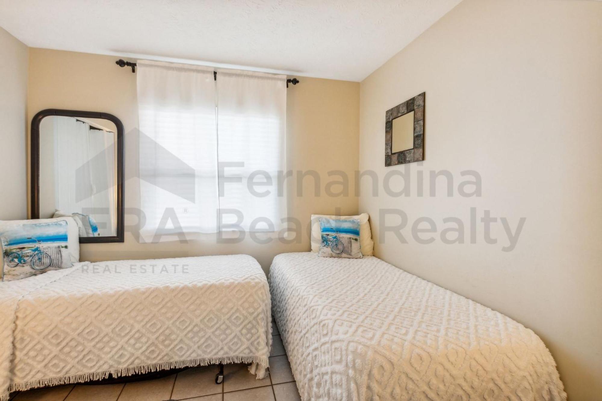 Dogfriendly Oceanfront Apartment