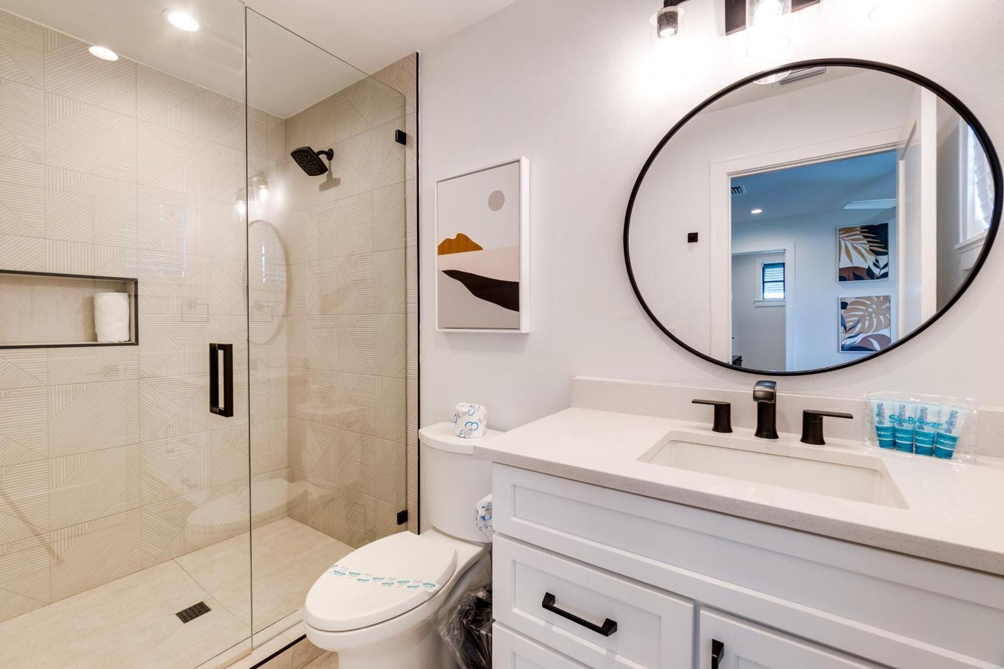 Swanky Bubbles, 9 Beds, 11 Bathrooms, Pet-friendly With A Rooftop Deck And Steps Away To The Beach!