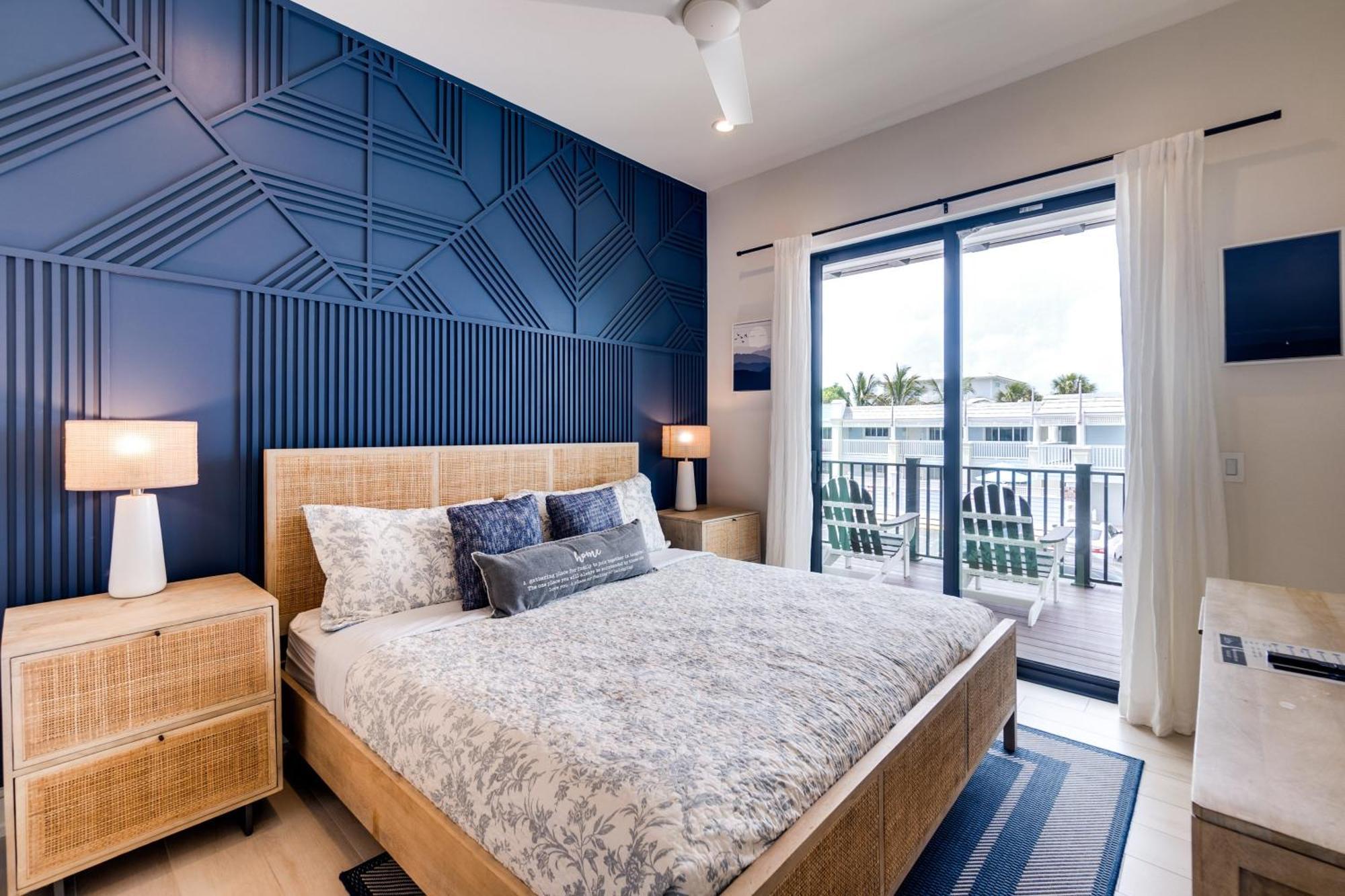 Holiday home Swanky Bubbles, 9 Beds, 11 Bathrooms, Pet-friendly With A Rooftop Deck And Steps Away To The Beach! Holmes Beach