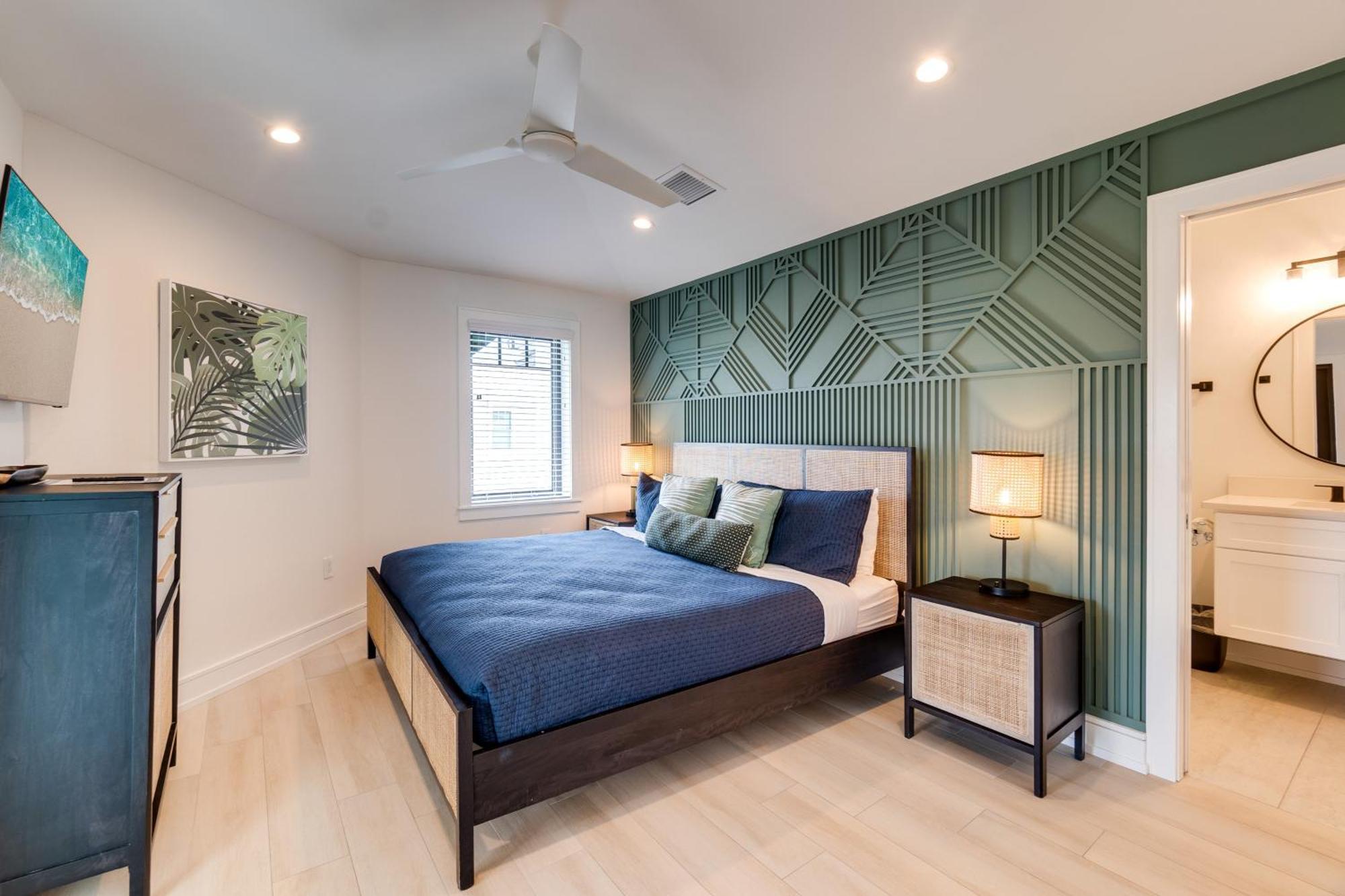 Swanky Bubbles, 9 Beds, 11 Bathrooms, Pet-friendly With A Rooftop Deck And Steps Away To The Beach! *