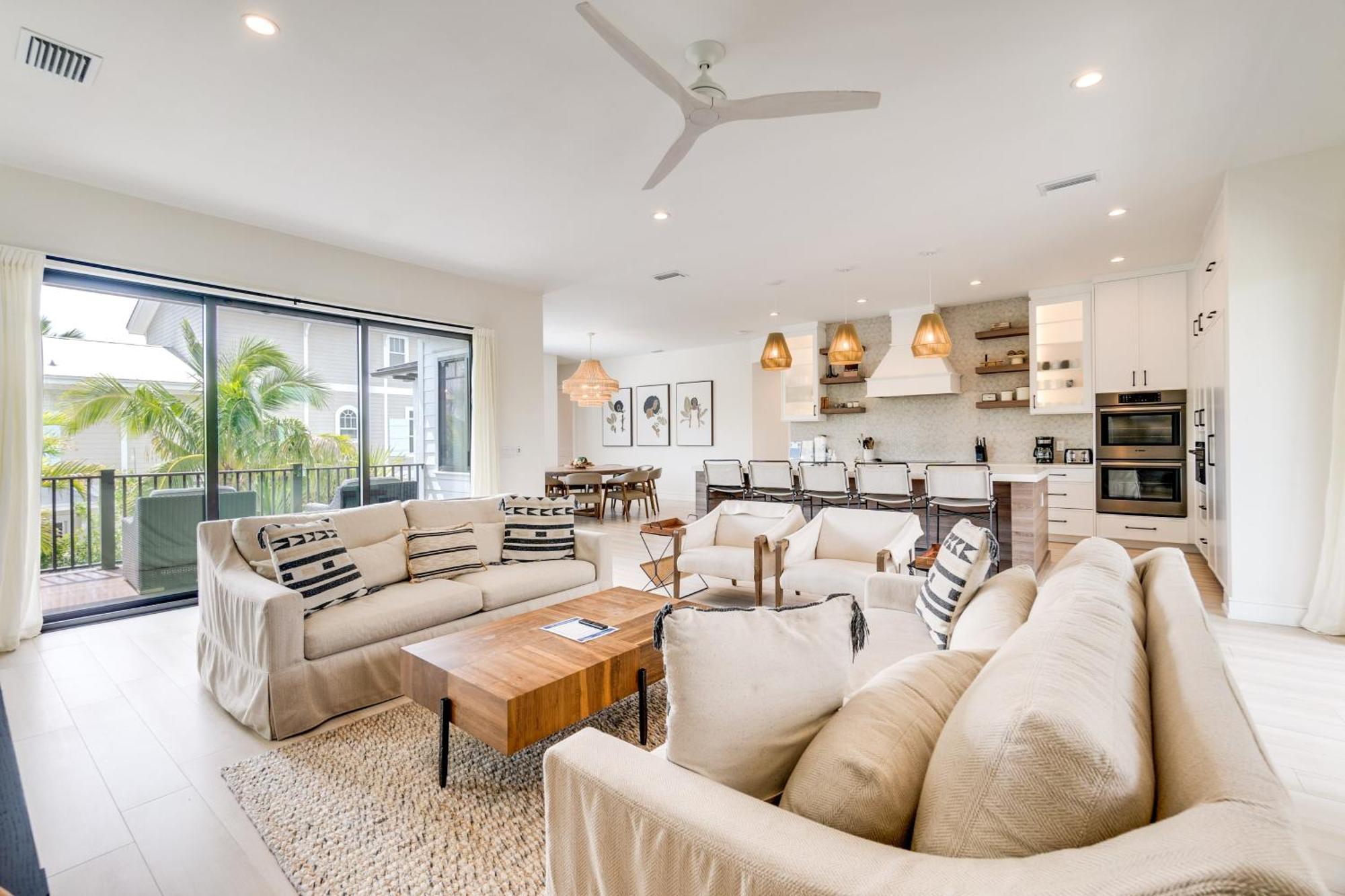 Swanky Bubbles, 9 Beds, 11 Bathrooms, Pet-friendly With A Rooftop Deck And Steps Away To The Beach! *