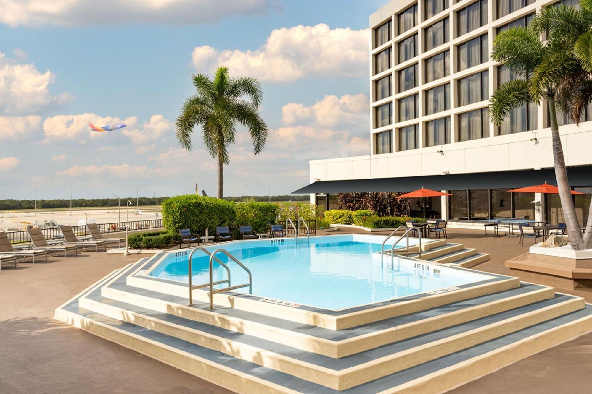 Hotel Airport Marriott 4*