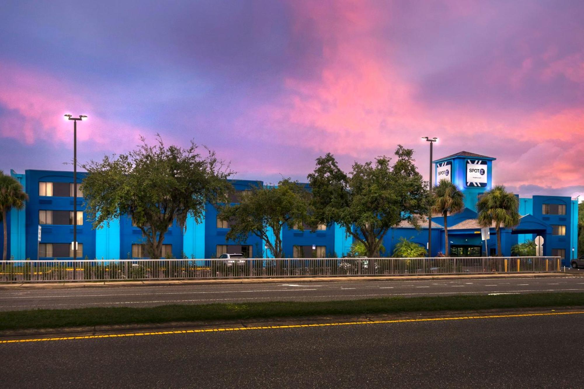 Hotel Spot X Tampa - By The Red Collection Wesley Chapel