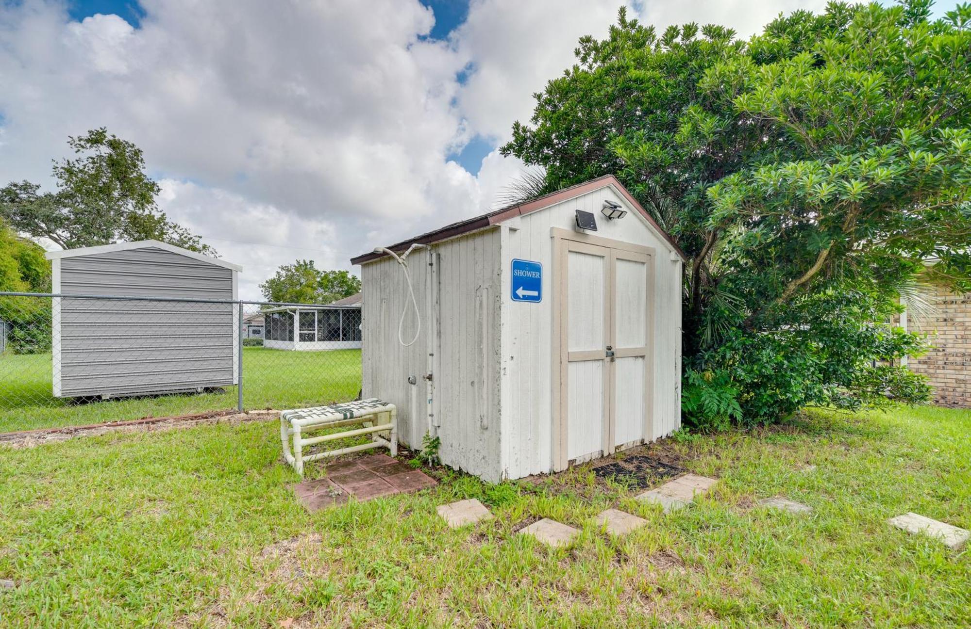 Retreat With Heated Pool And 4-in-1 Grill Spring Hill