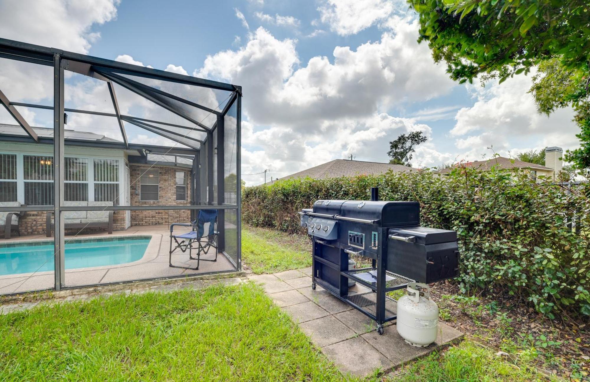 Holiday home Retreat With Heated Pool And 4-in-1 Grill *