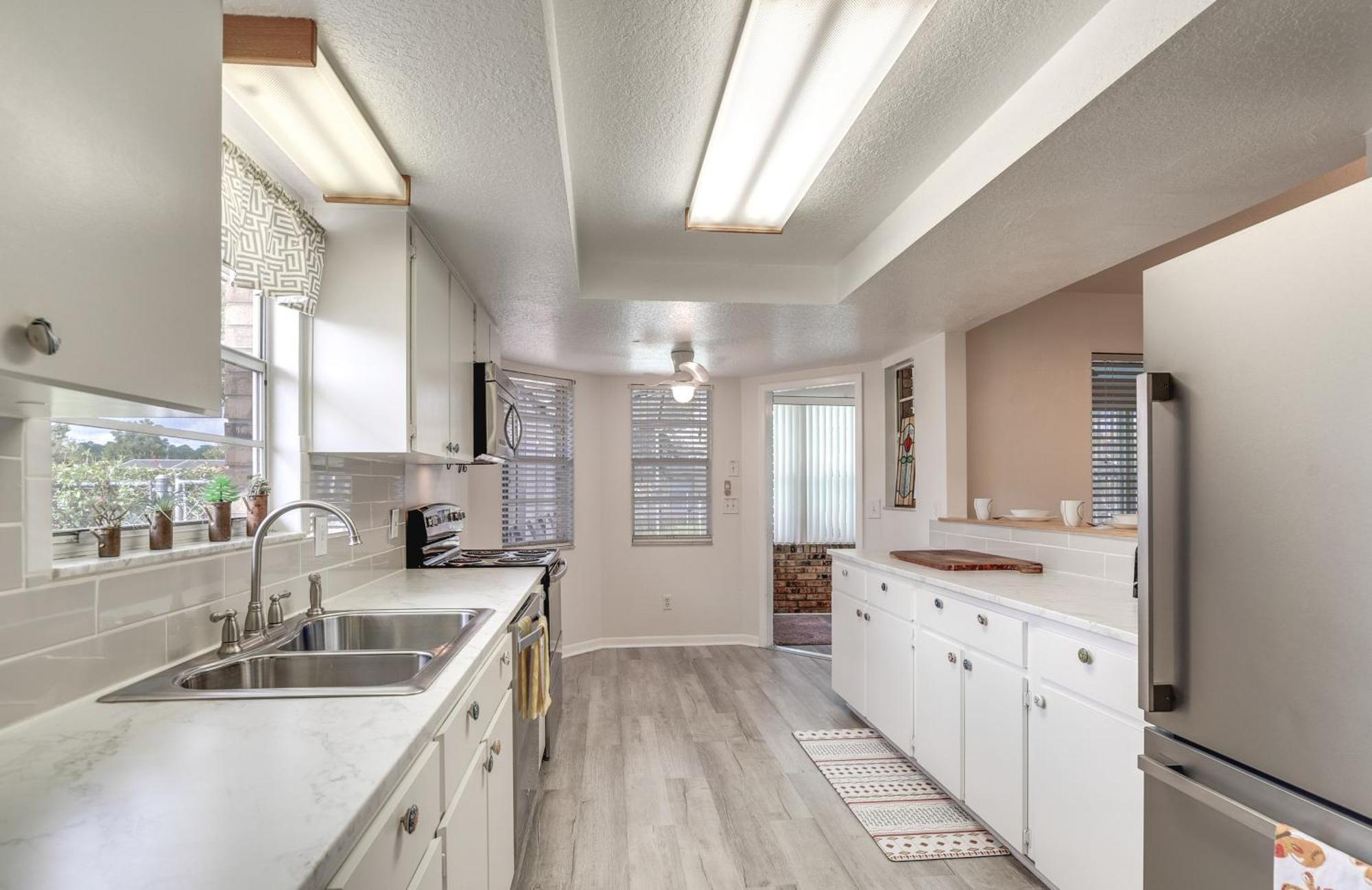 Retreat With Heated Pool And 4-in-1 Grill * Spring Hill