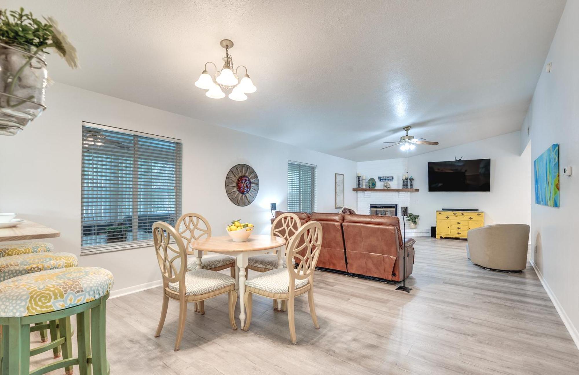 Retreat With Heated Pool And 4-in-1 Grill *
