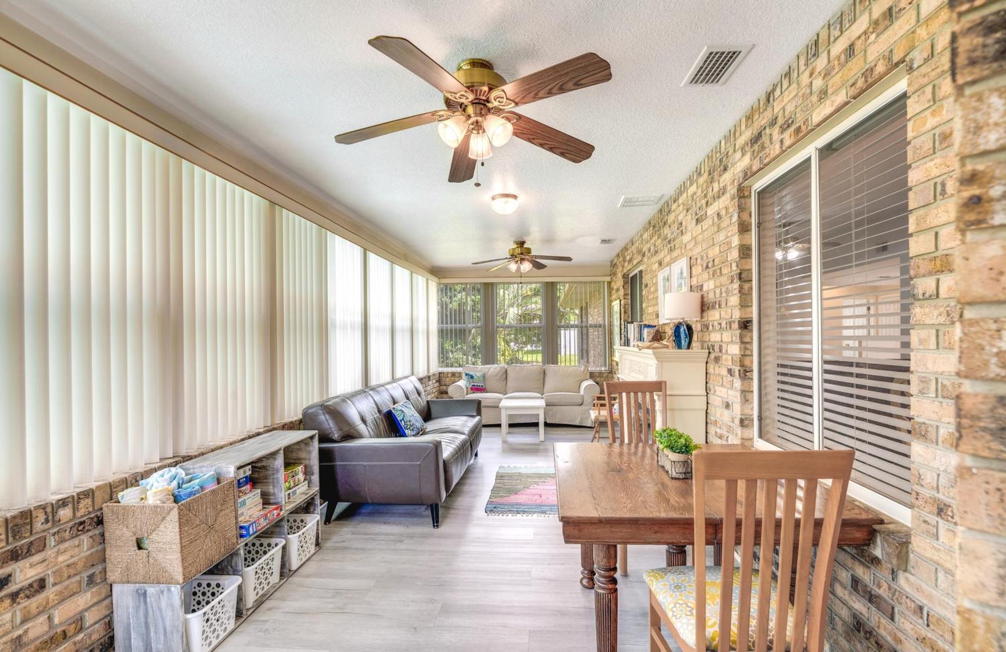 Retreat With Heated Pool And 4-in-1 Grill Holiday home