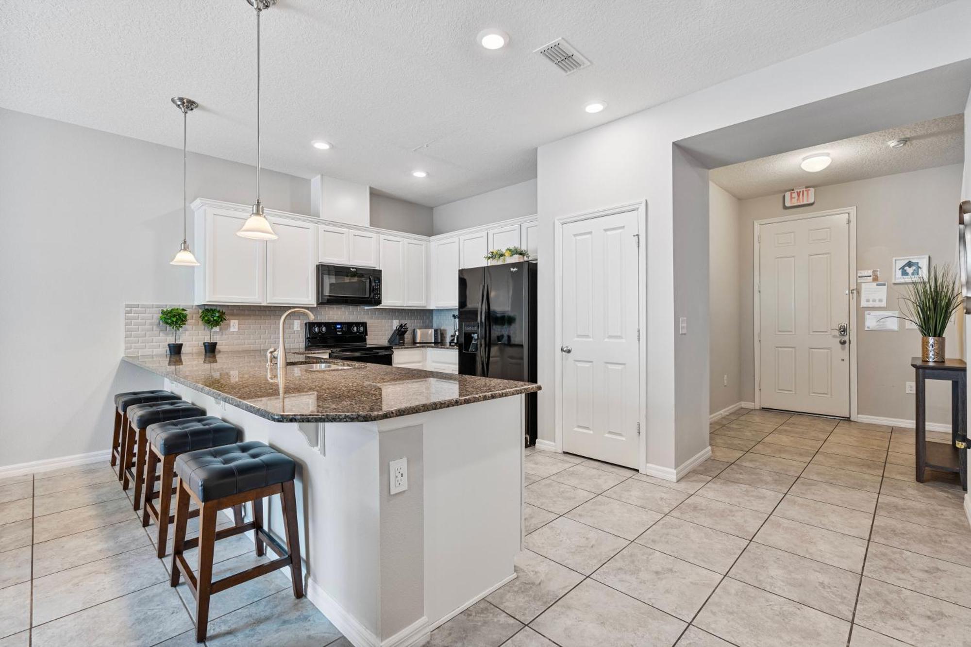 Cozy 4 Bedrooms Tranquility 8 Miles From Disney Holiday home
