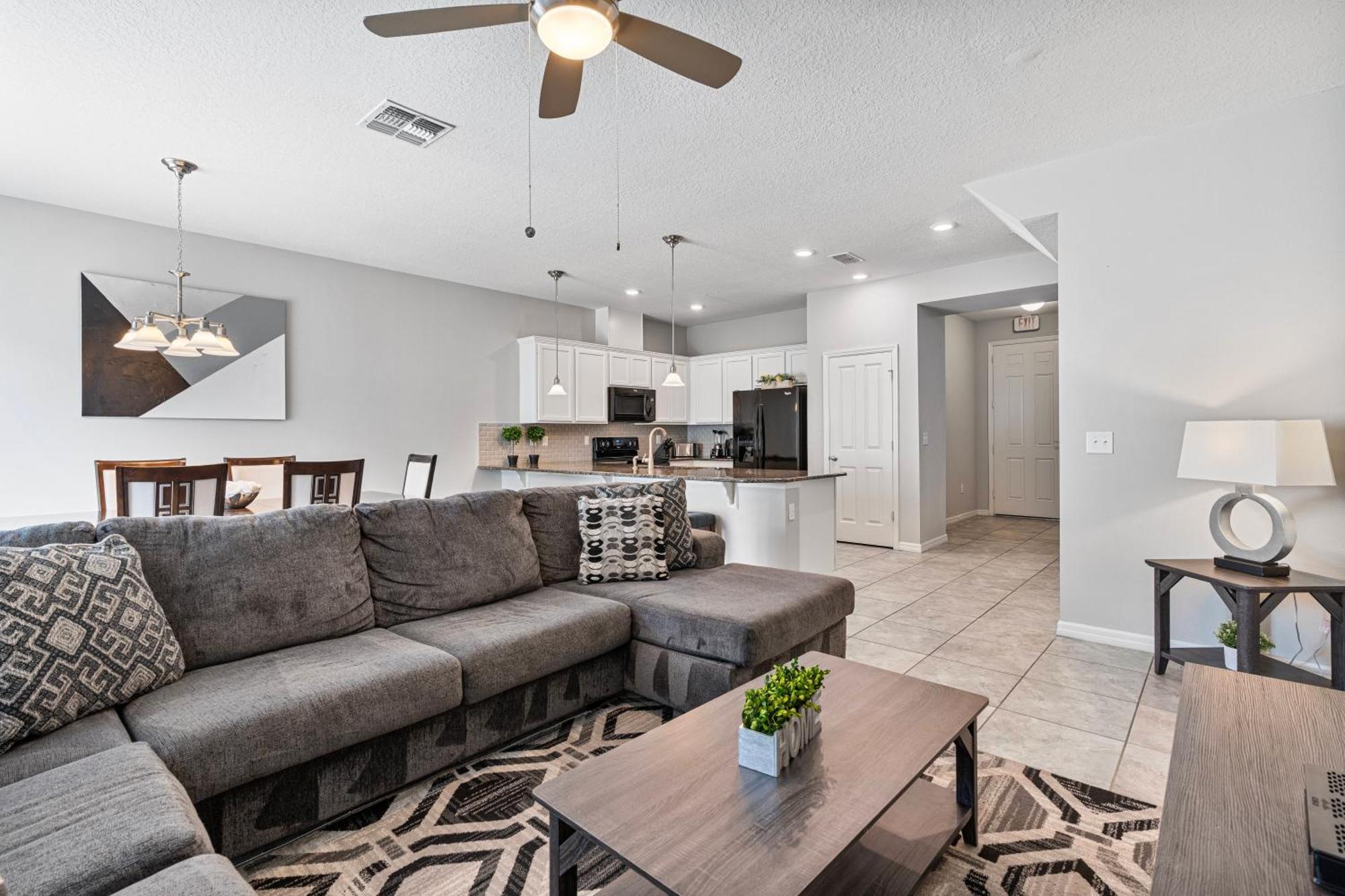 Cozy 4 Bedrooms Tranquility 8 Miles From Disney Holiday home Kissimmee