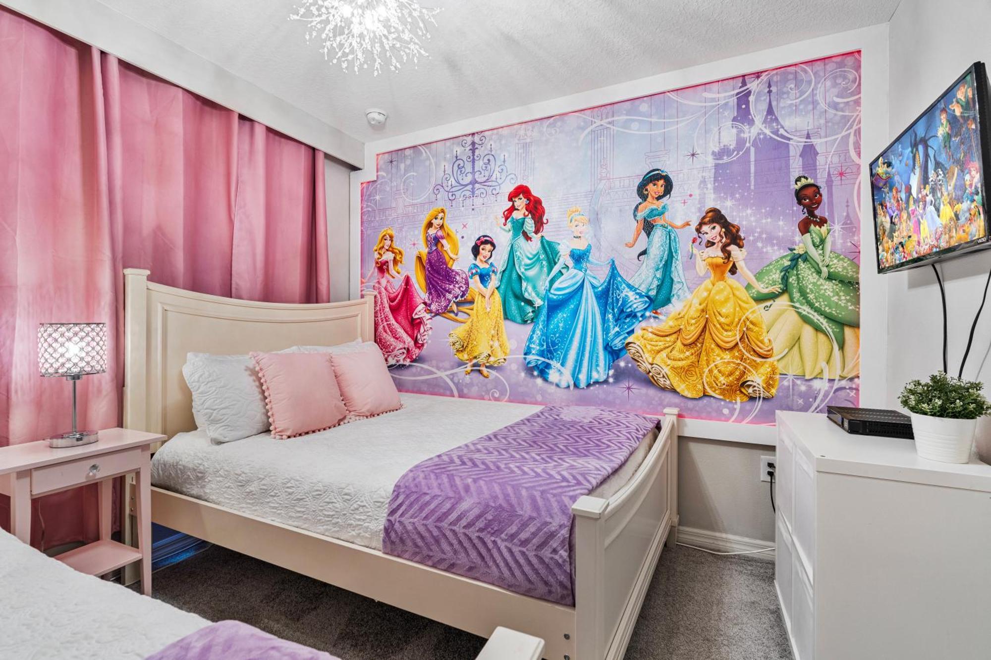 Cozy 4 Bedrooms Tranquility 8 Miles From Disney Holiday home *