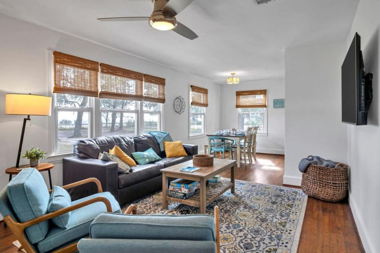 Retro By The Bay Close To Beach Eglin Petfriendly Country house Freeport
