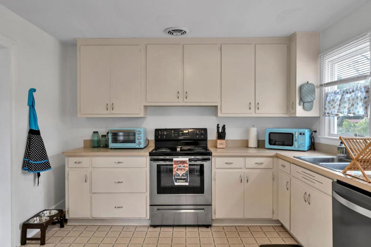 Retro By The Bay Close To Beach Eglin Petfriendly Country house